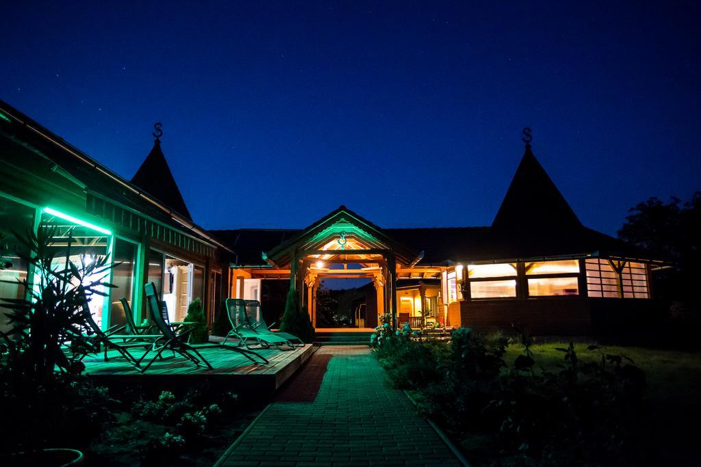 Szatmar Beregi Elmenyliget Aparthotel Fehergyarmat ภายนอก รูปภาพ